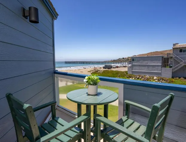 Shoreline Inn...on the beach hotel detail image 4