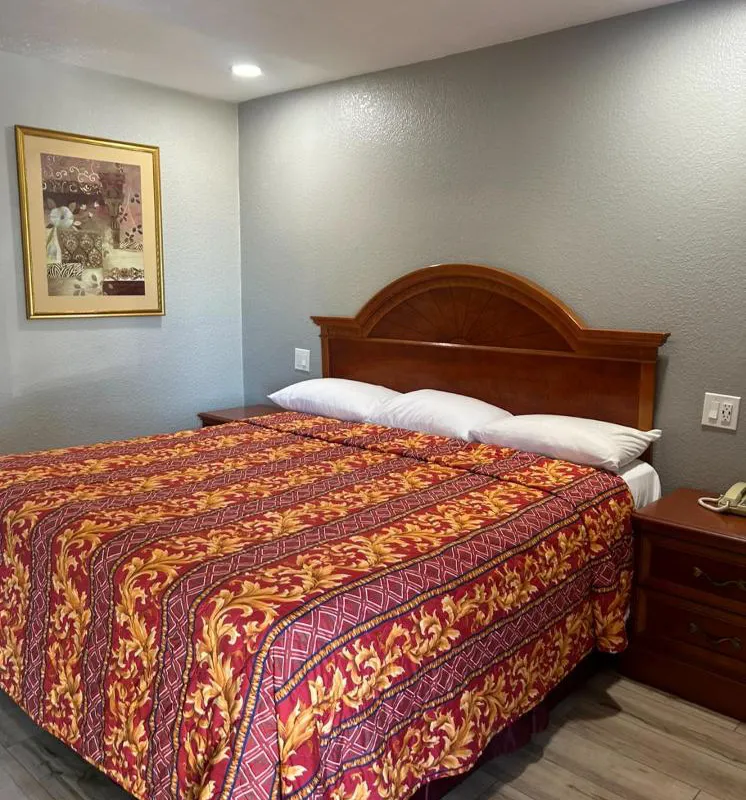 Valley Inn hotel hero