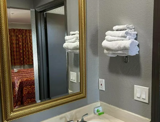 Valley Inn hotel detail image 2