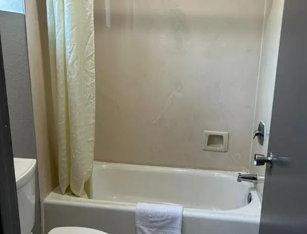 Valley Inn hotel detail image 4