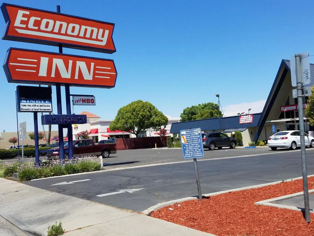 Economy Inn Fresno Yosemite hotel hero