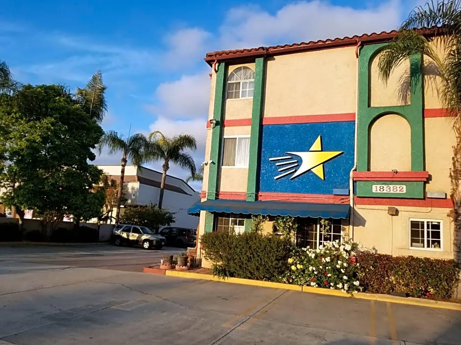 Starlight Inn Huntington Beach hotel hero