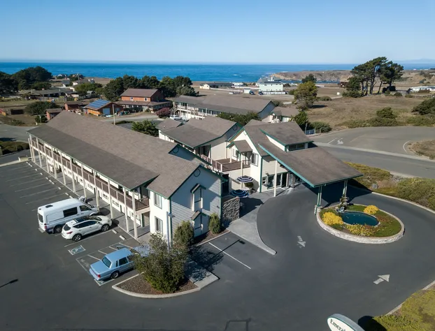 Emerald Dolphin Inn & Mini Golf hotel detail image 2