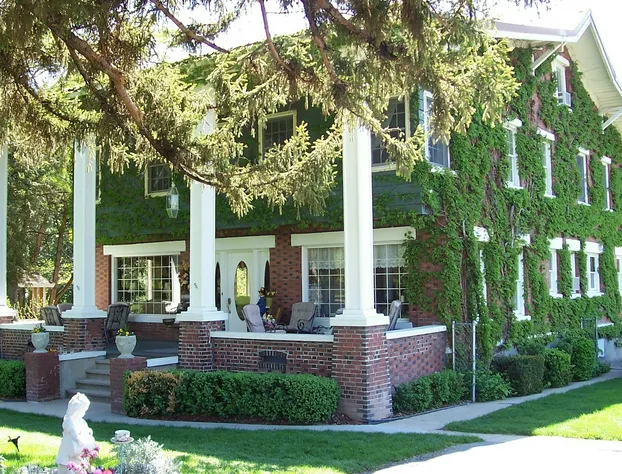 Warm Springs Inn & Winery hotel detail image 1