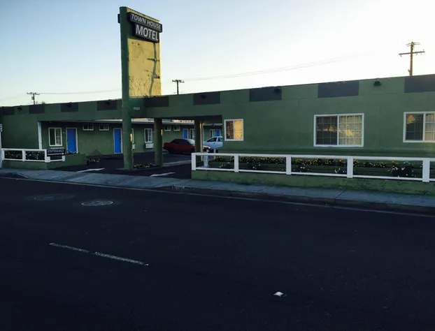 Town House Motel hotel detail image 1