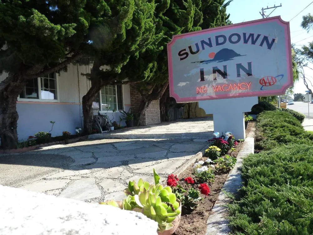Sundown Inn hotel hero