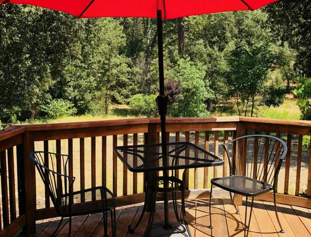 Queen's Inn By the River hotel detail image 4