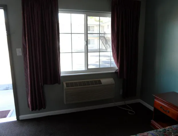 Economy Inn hotel detail image 4