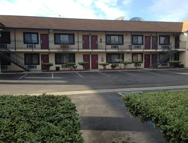 Luxury Inn hotel detail image 1