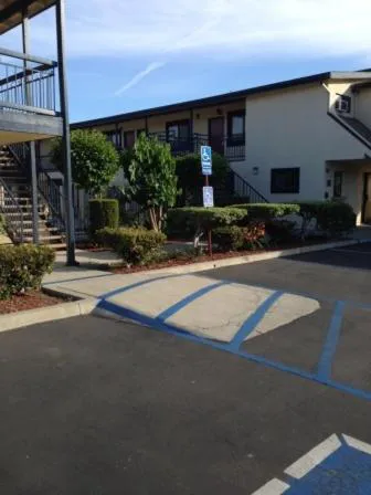 Luxury Inn hotel detail image 2