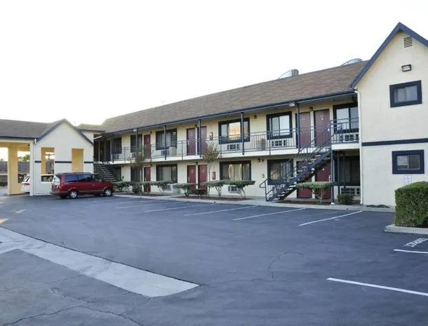 Luxury Inn hotel detail image 3