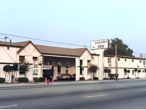 Luxury Inn hotel hero