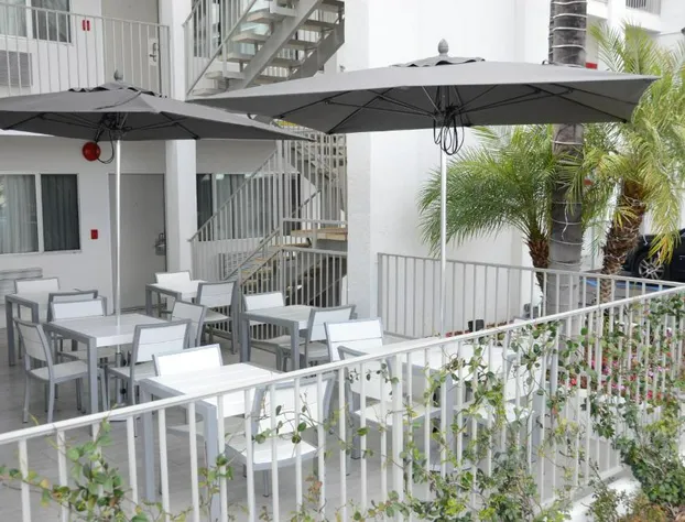 Pasadena Rose & Crown Hotel hotel detail image 1