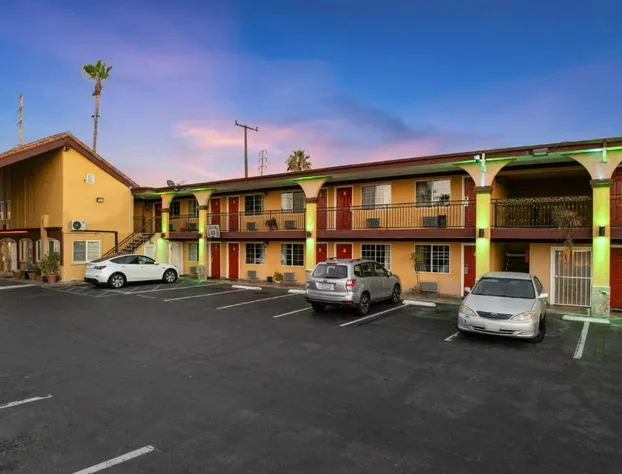 Sky Palm Motel hotel detail image 3