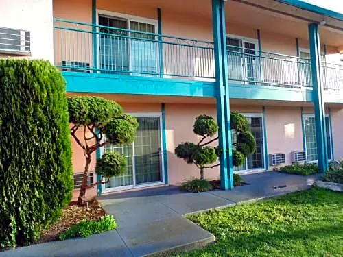 Inns of California Salinas hotel hero