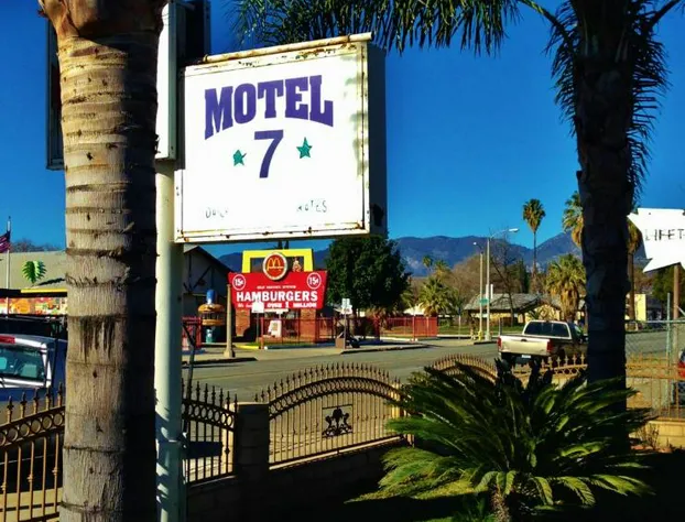Downtown Motel 7 hotel detail image 3