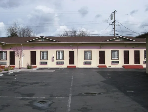 Economy Inn Richmond hotel detail image 1