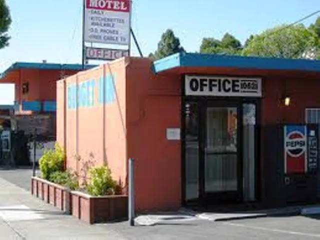 Budget Inn hotel hero