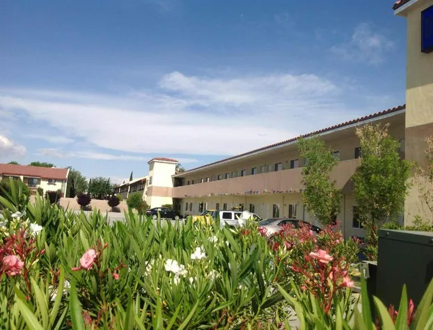 America Inn & Suites hotel detail image 3