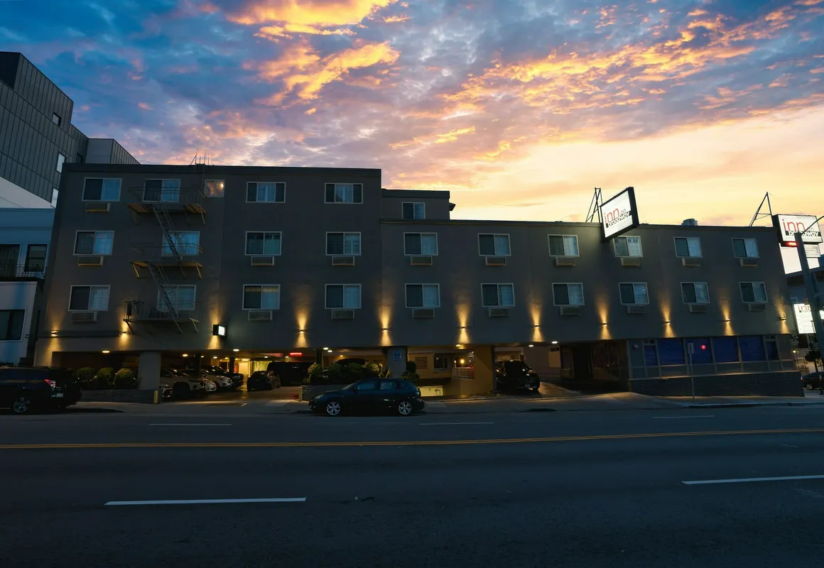 Inn on Broadway hotel hero