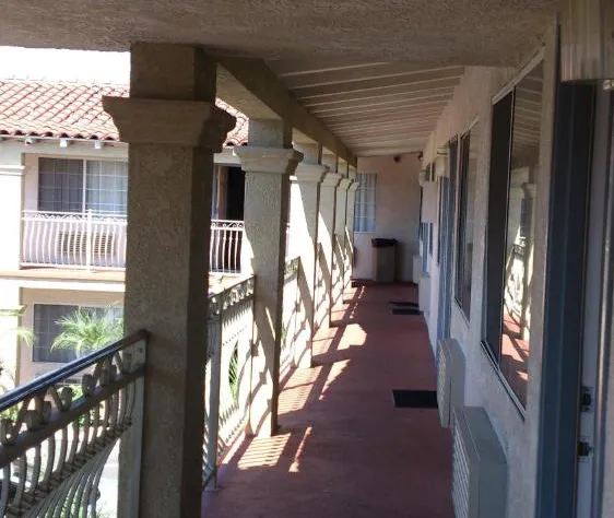 Santa Ana Travel Inn hotel detail image 3