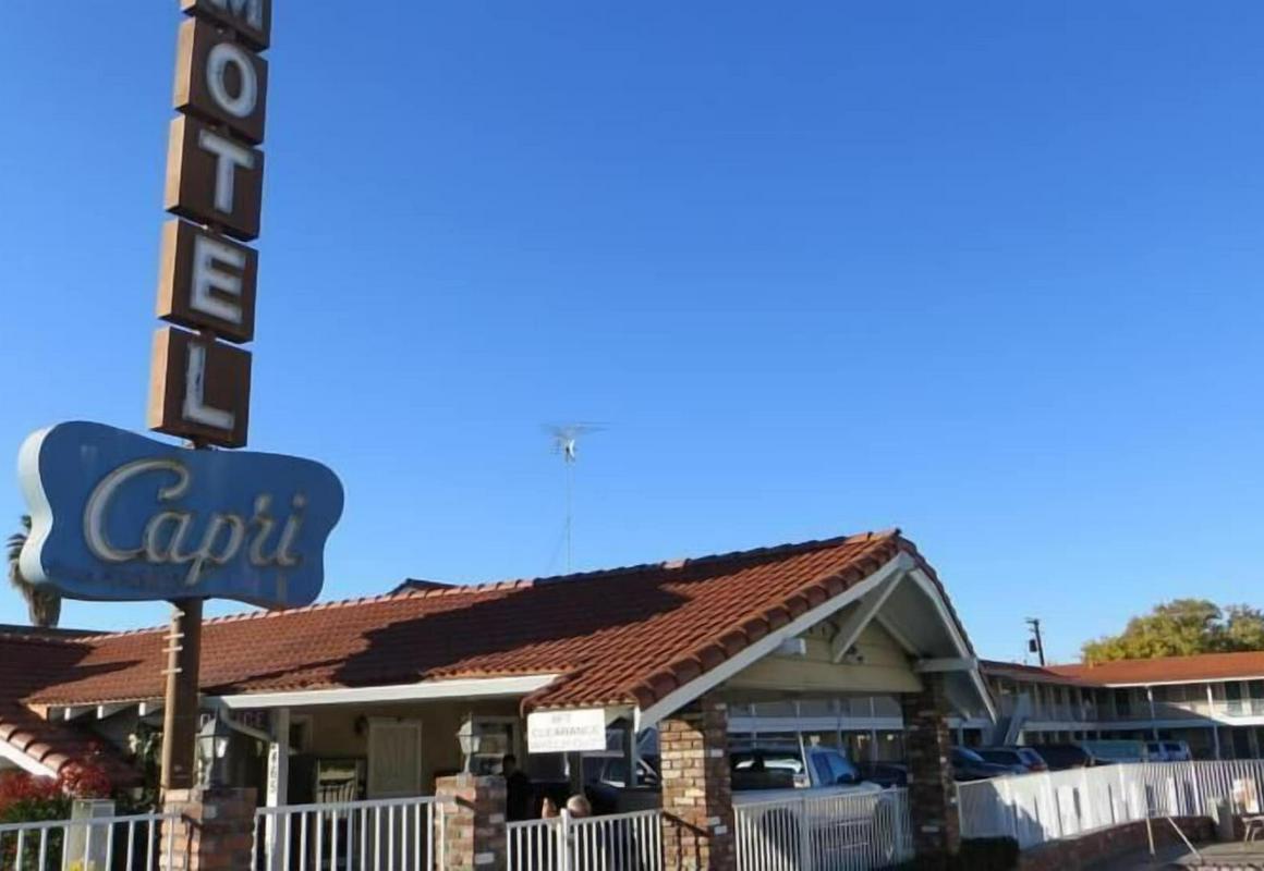 Capri Motel hotel hero