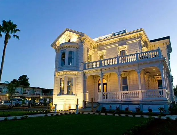 West Cliff Inn - A Four Sisters Inn hotel detail image 2