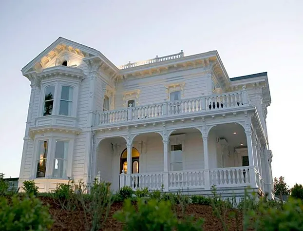 West Cliff Inn - A Four Sisters Inn hotel detail image 3