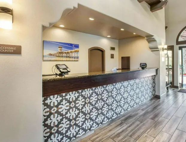 Comfort Inn & Suites Orange County John Wayne Airport hotel detail image 2