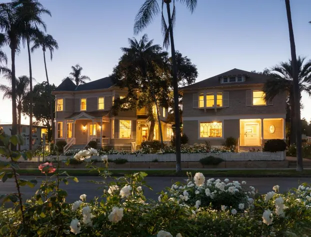 Cheshire Cat Inn & Cottages hotel detail image 1