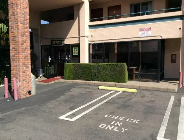 New Century Inn hotel detail image 3