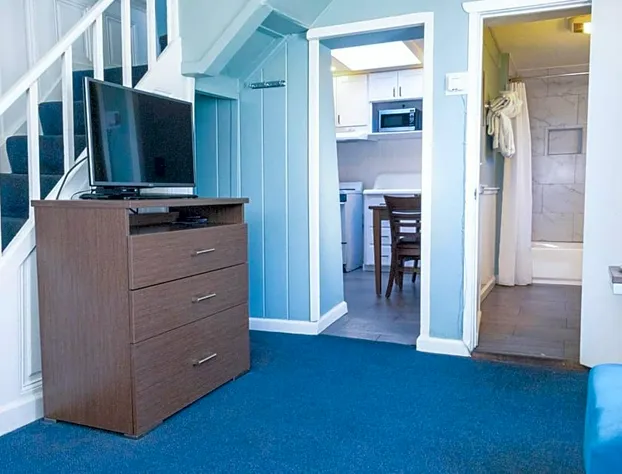 Ocean Echo Inn and Beach Cottages hotel detail image 3