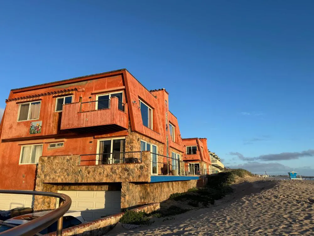 The Shores Inn and Beach Houses hotel hero