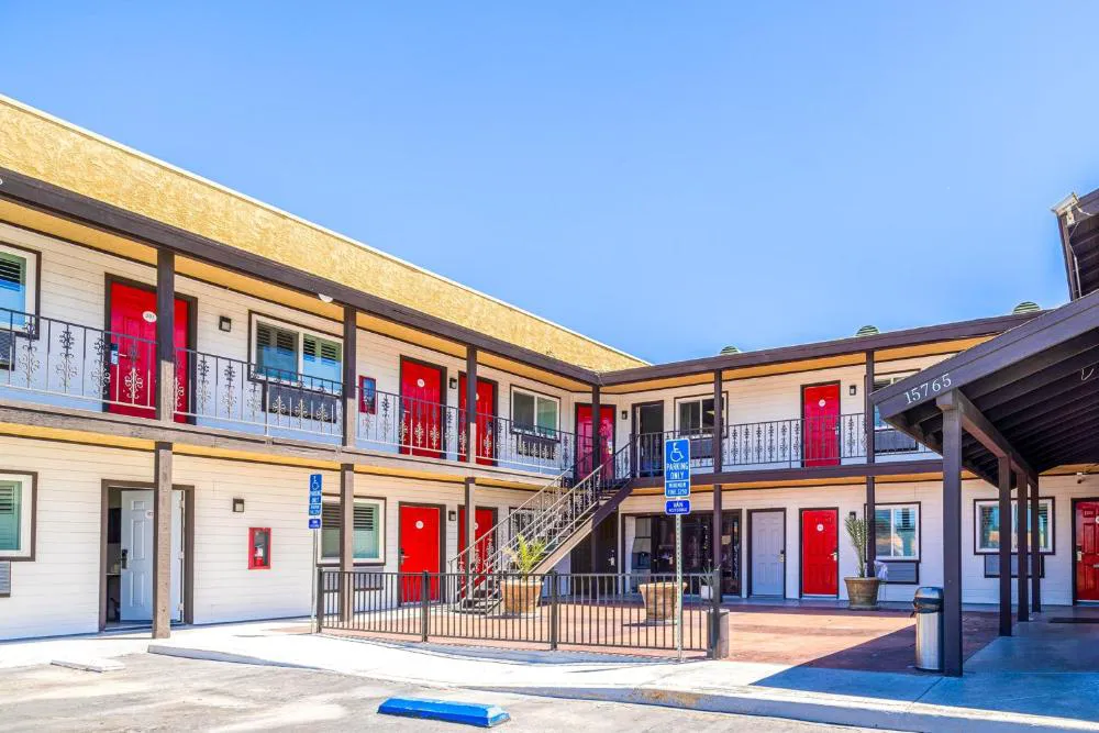 Hotel Avenida Victorville I 15 hotel hero