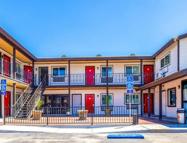 Hotel Avenida Victorville I 15 hotel detail image 1