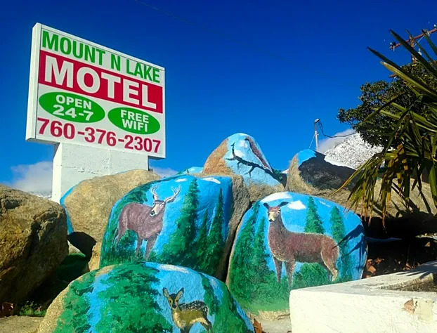 Mount-N-Lake Motel hotel detail image 4