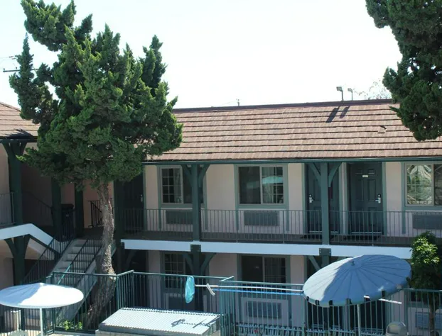 Best Whittier Inn hotel detail image 2