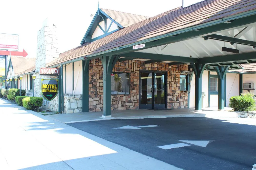 Best Whittier Inn hotel hero