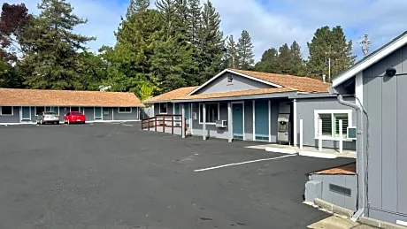 Pine Cone Motel hotel detail image 4