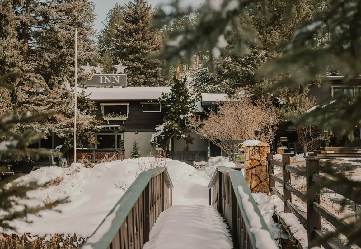 Highland Haven Creekside Inn hotel hero