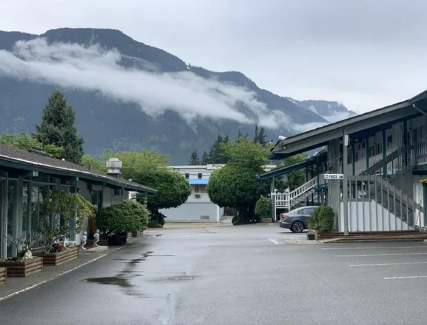 Slumber Lodge Motel hotel detail image 1