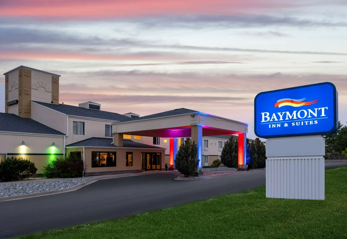 Baymont by Wyndham Limon hotel hero