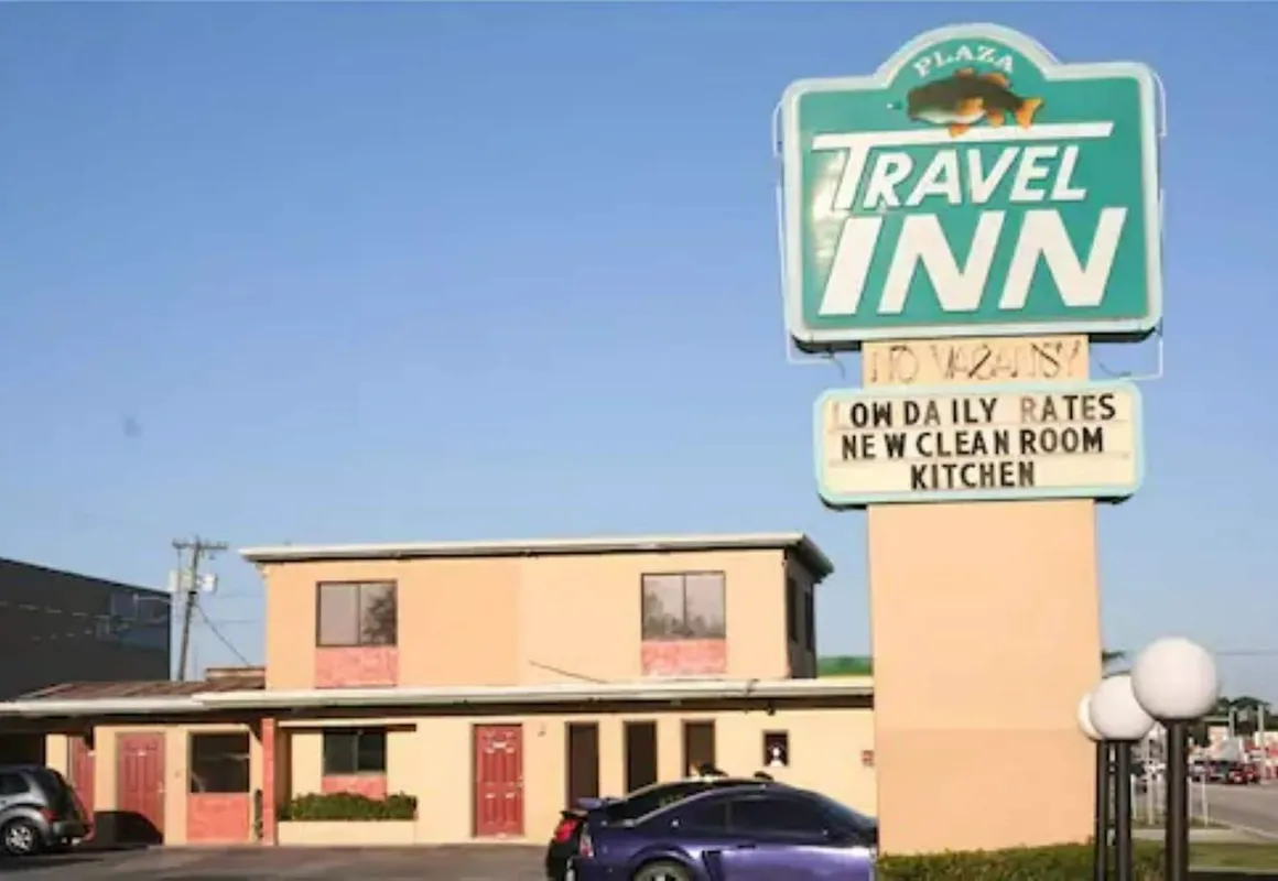 Plaza Travel Inn hotel hero