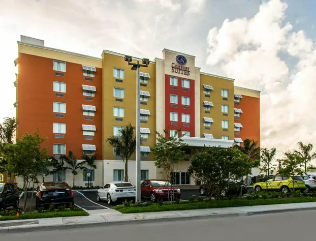 Comfort Suites Fort Lauderdale Airport South & Cruise Port hotel detail image 2