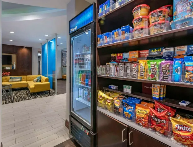 Comfort Suites Fort Lauderdale Airport South & Cruise Port hotel detail image 3