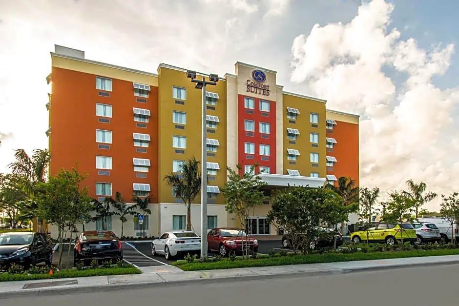 Comfort Suites Fort Lauderdale Airport South & Cruise Port hotel hero