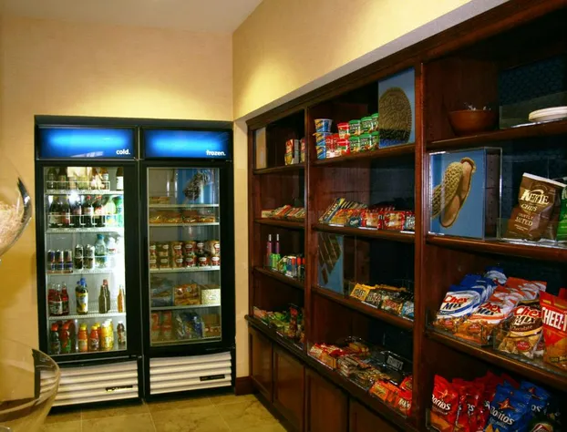 Hampton Inn & Suites Redding hotel detail image 1