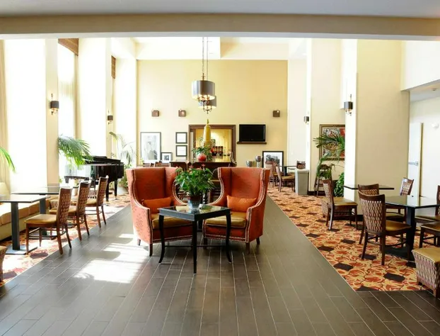 Hampton Inn & Suites Redding hotel detail image 3