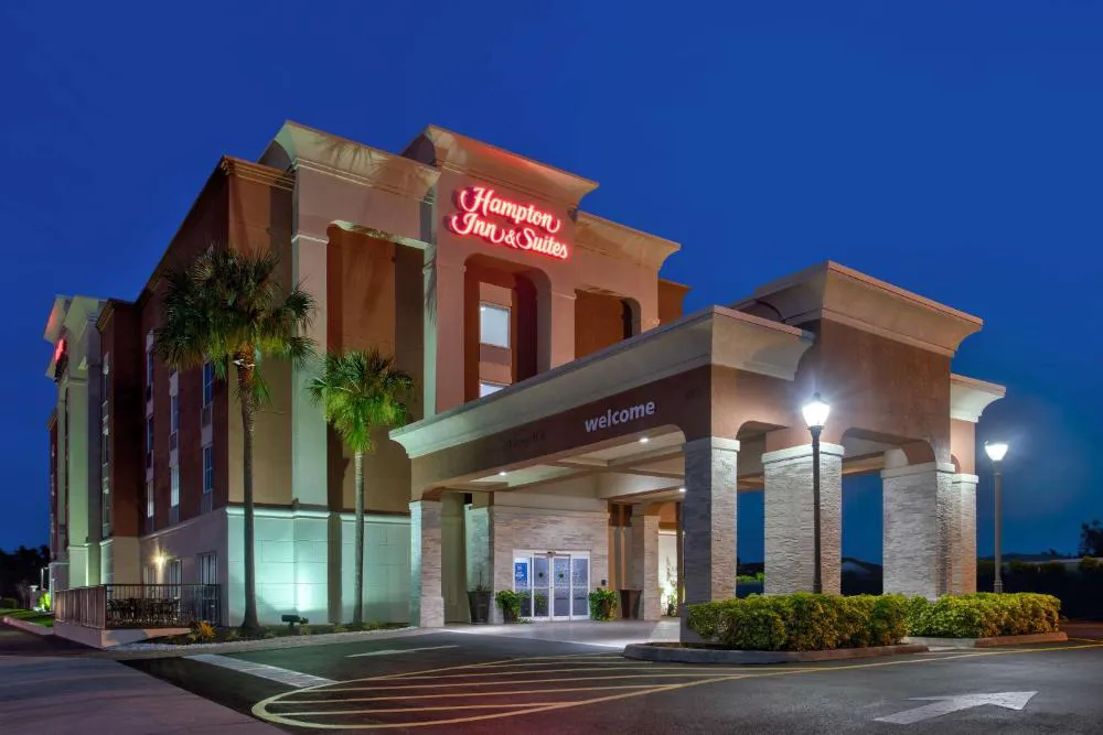 Hampton Inn & Suites - Cape Coral/Fort Myers Area, FL hotel hero