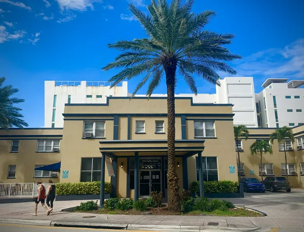 Lombardy Inn Hotel hotel detail image 1